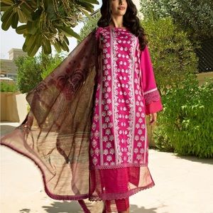 Pakistani brand new luxury winter khadder dress size large